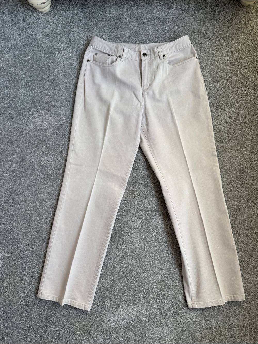 Women’s Light Beige Straight-Leg Jeans